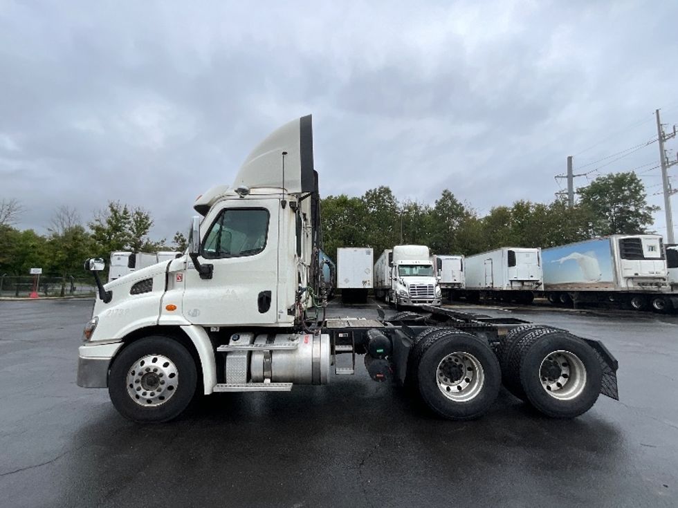 Day Cab Tractor-Heavy Duty Tractors-Freightliner-2018-Cascadia 11364ST-Sterling-VA-447,700\n\t\tmiles-$ 37,500 - Image 4