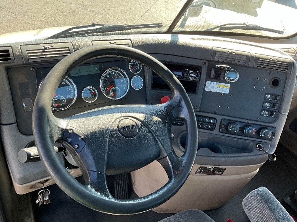 Day Cab Tractor-Heavy Duty Tractors-Freightliner-2018-Cascadia 11364ST-Sterling-VA-448,730\n\t\tmiles-$ 37,500 - Image 11