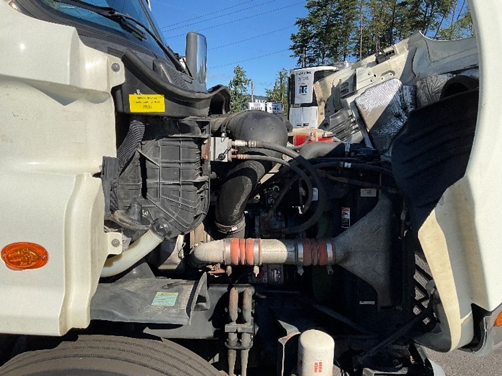 Day Cab Tractor-Heavy Duty Tractors-Freightliner-2018-Cascadia 11364ST-Sterling-VA-448,730\n\t\tmiles-$ 37,500 - Image 15