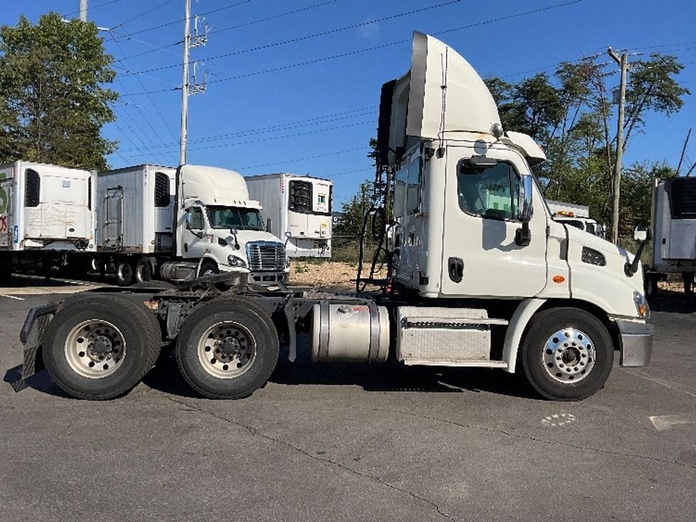 Day Cab Tractor-Heavy Duty Tractors-Freightliner-2018-Cascadia 11364ST-Sterling-VA-448,730\n\t\tmiles-$ 37,500 - Image 8
