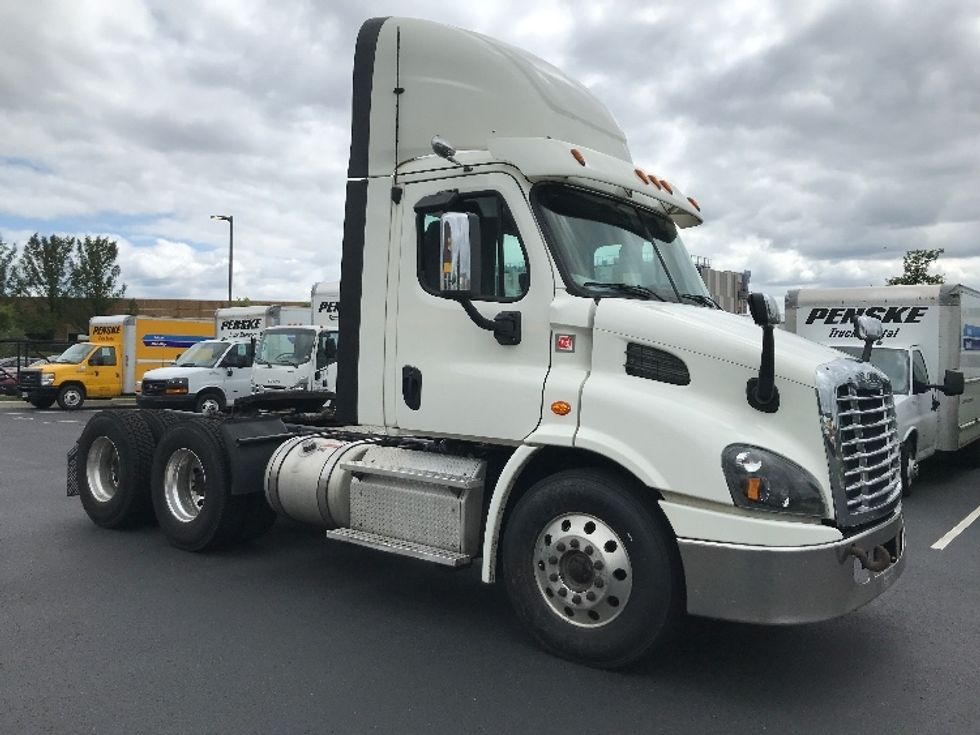 Day Cab Tractor-Heavy Duty Tractors-Freightliner-2018-Cascadia 11364ST-Sterling-VA-454,641\n\t\tmiles-$ 24,500 - Image 1