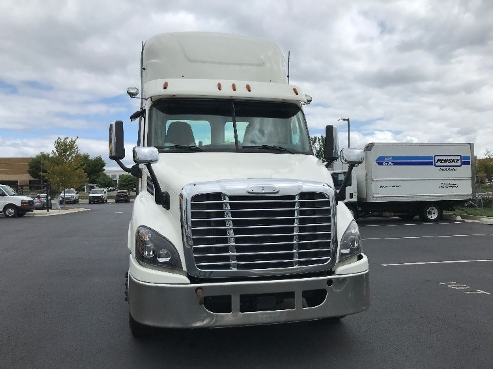 Day Cab Tractor-Heavy Duty Tractors-Freightliner-2018-Cascadia 11364ST-Sterling-VA-454,641\n\t\tmiles-$ 24,500 - Image 2