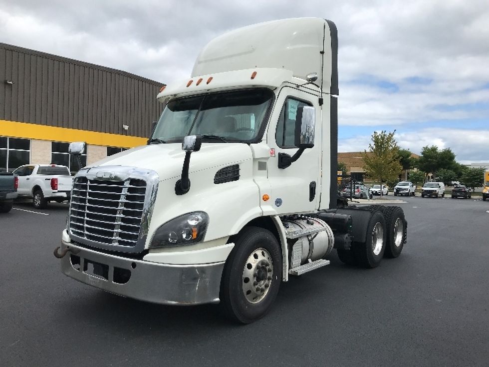 Day Cab Tractor-Heavy Duty Tractors-Freightliner-2018-Cascadia 11364ST-Sterling-VA-454,641\n\t\tmiles-$ 24,500 - Image 3