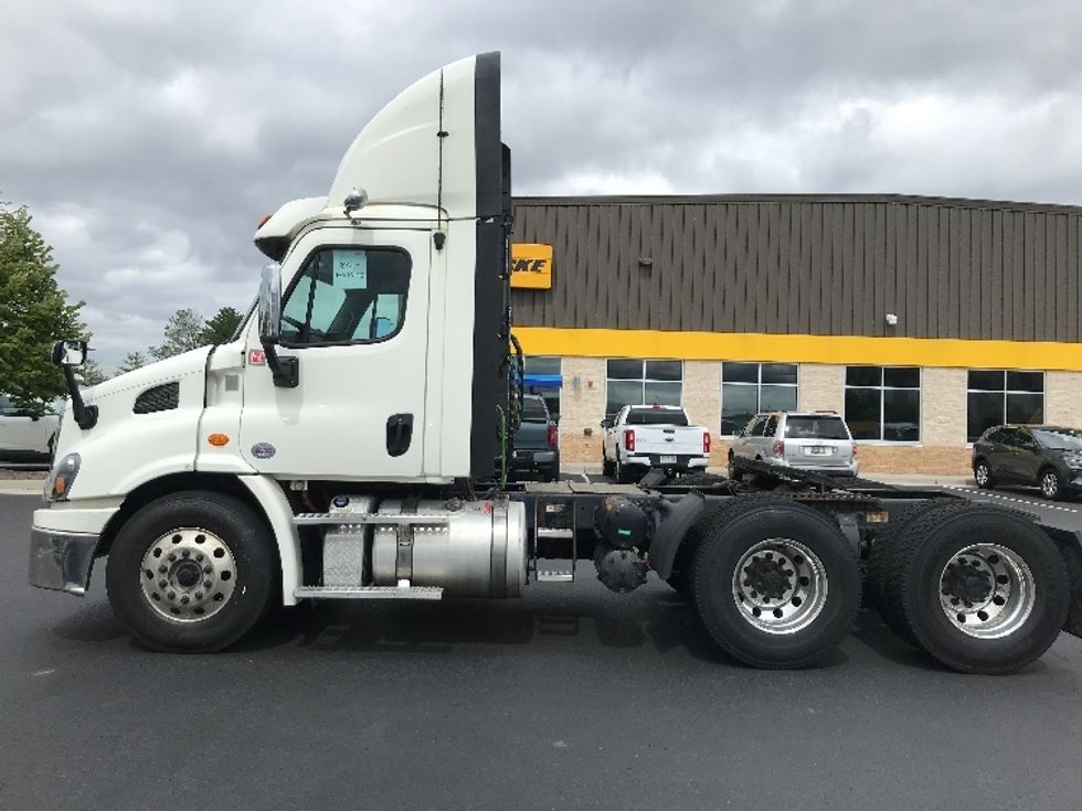 Day Cab Tractor-Heavy Duty Tractors-Freightliner-2018-Cascadia 11364ST-Sterling-VA-454,641\n\t\tmiles-$ 24,500 - Image 4