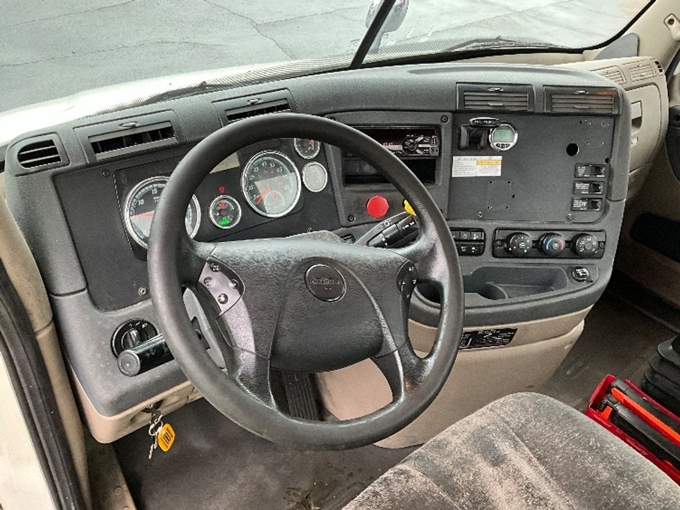 Day Cab Tractor-Heavy Duty Tractors-Freightliner-2018-Cascadia 11364ST-Sterling-VA-459,998\n\t\tmiles-$ 36,750 - Image 11