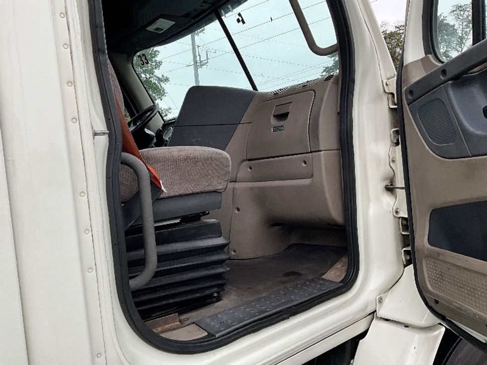 Day Cab Tractor-Heavy Duty Tractors-Freightliner-2018-Cascadia 11364ST-Sterling-VA-459,998\n\t\tmiles-$ 36,750 - Image 12