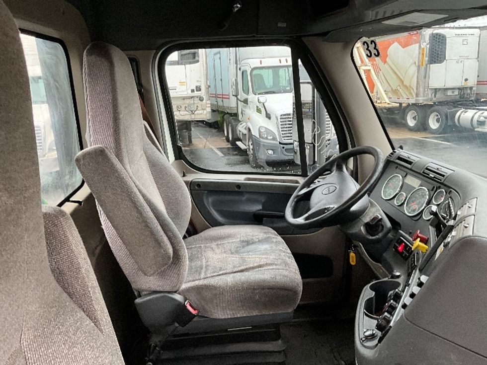 Day Cab Tractor-Heavy Duty Tractors-Freightliner-2018-Cascadia 11364ST-Sterling-VA-459,998\n\t\tmiles-$ 36,750 - Image 14