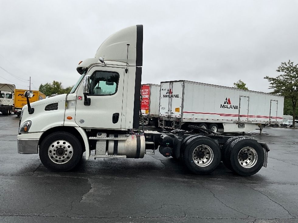 Day Cab Tractor-Heavy Duty Tractors-Freightliner-2018-Cascadia 11364ST-Sterling-VA-459,998\n\t\tmiles-$ 36,750 - Image 4