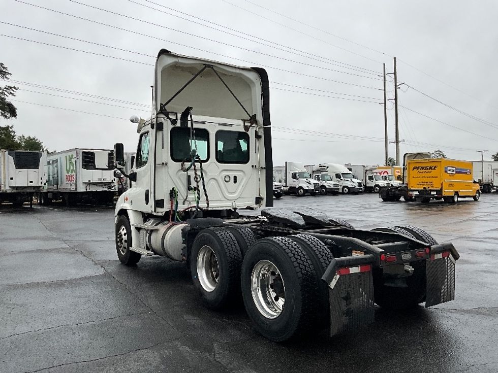 Day Cab Tractor-Heavy Duty Tractors-Freightliner-2018-Cascadia 11364ST-Sterling-VA-459,998\n\t\tmiles-$ 36,750 - Image 5