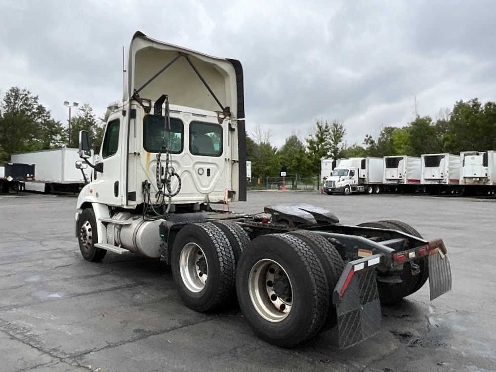 Day Cab Tractor-Heavy Duty Tractors-Freightliner-2018-Cascadia 11364ST-Sterling-VA-484,643\n\t\tmiles-$ 35,500 - Image 5