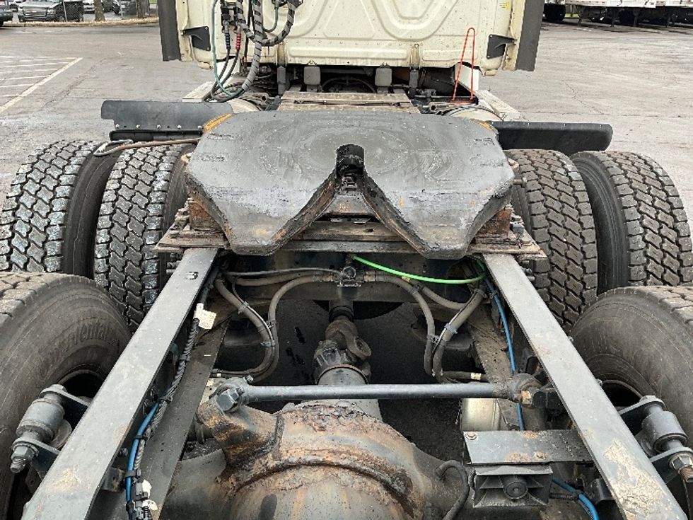 Day Cab Tractor-Heavy Duty Tractors-Freightliner-2018-Cascadia 11364ST-Sterling-VA-484,643\n\t\tmiles-$ 35,500 - Image 6