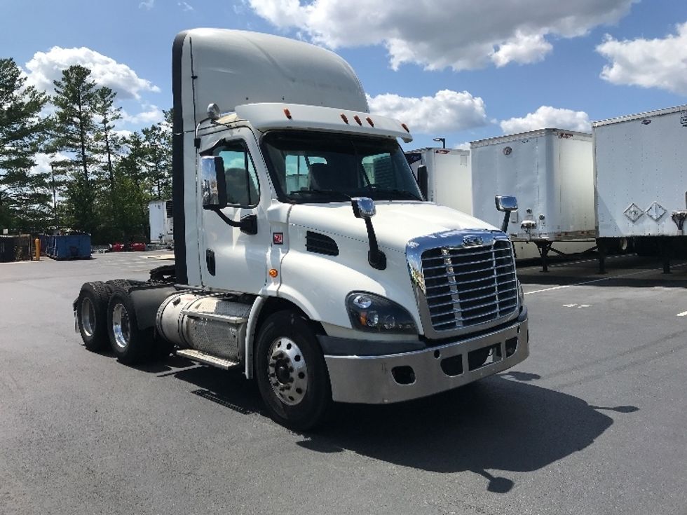 Day Cab Tractor-Heavy Duty Tractors-Freightliner-2018-Cascadia 11364ST-Sterling-VA-487,641\n\t\tmiles-$ 35,250 - Image 1