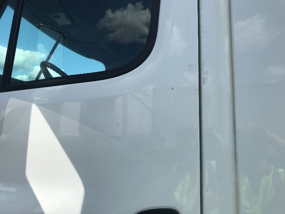 Day Cab Tractor-Heavy Duty Tractors-Freightliner-2018-Cascadia 11364ST-Sterling-VA-487,641\n\t\tmiles-$ 35,250 - Image 19