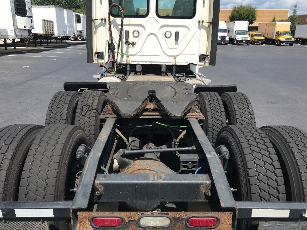 Day Cab Tractor-Heavy Duty Tractors-Freightliner-2018-Cascadia 11364ST-Sterling-VA-487,641\n\t\tmiles-$ 35,250 - Image 6