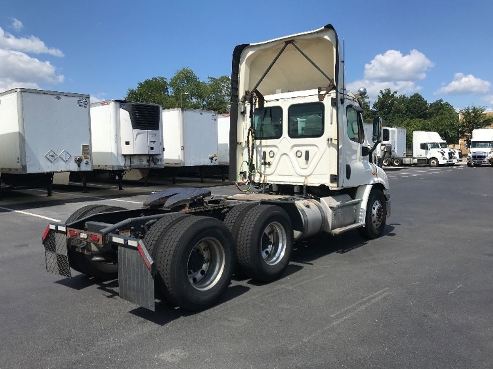Day Cab Tractor-Heavy Duty Tractors-Freightliner-2018-Cascadia 11364ST-Sterling-VA-487,641\n\t\tmiles-$ 35,250 - Image 7
