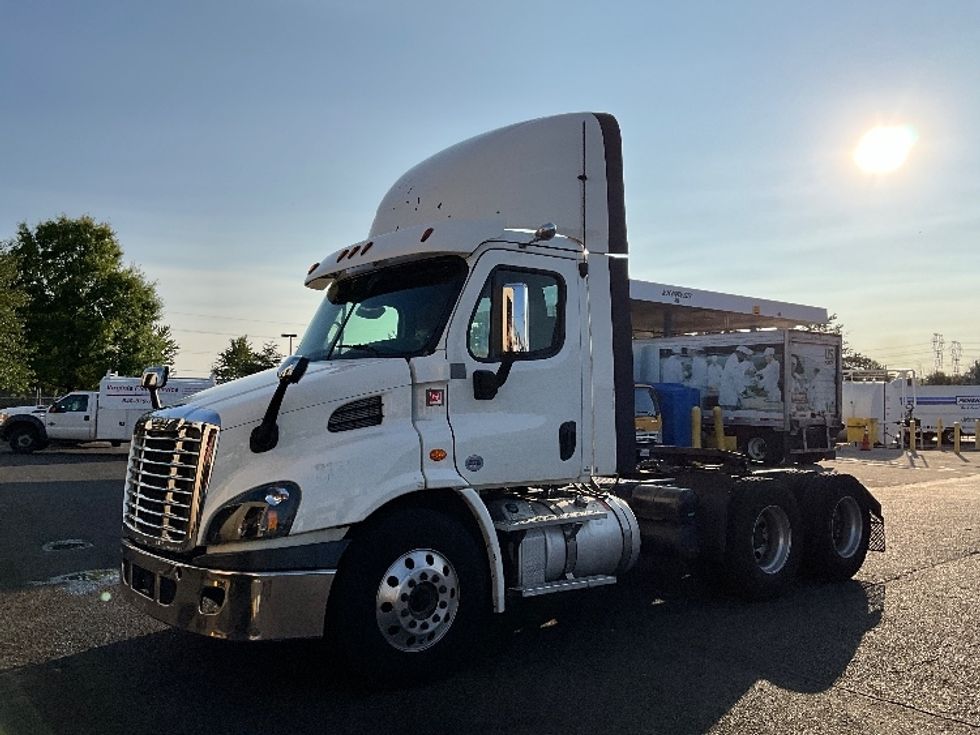 Day Cab Tractor-Heavy Duty Tractors-Freightliner-2018-Cascadia 11364ST-Sterling-VA-487,914\n\t\tmiles-$ 35,250 - Image 3