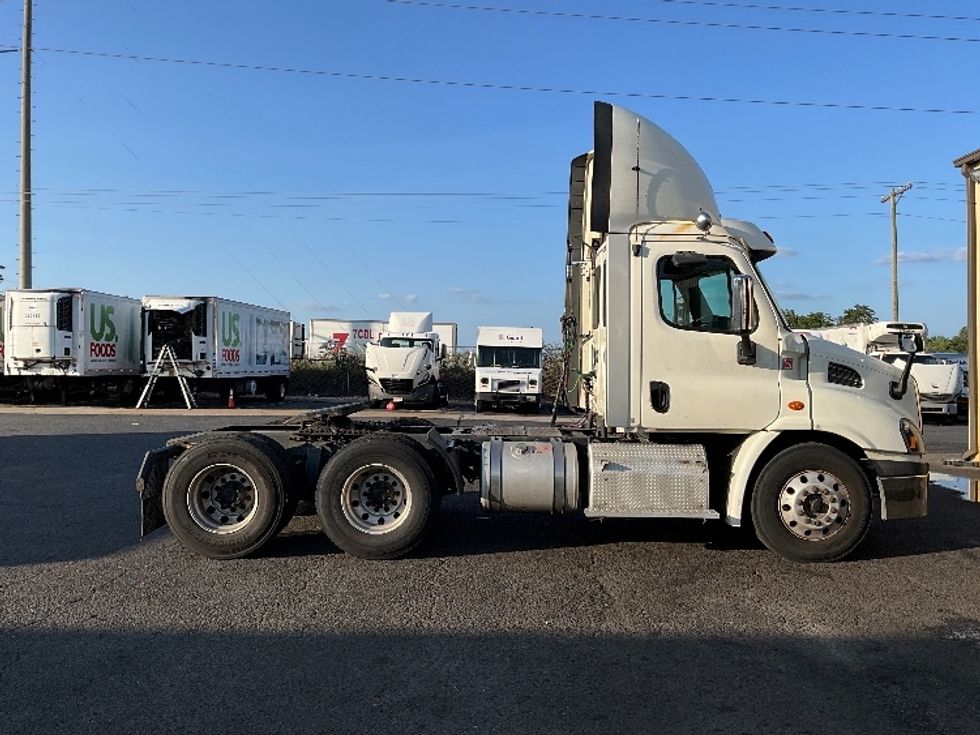 Day Cab Tractor-Heavy Duty Tractors-Freightliner-2018-Cascadia 11364ST-Sterling-VA-487,914\n\t\tmiles-$ 35,250 - Image 8