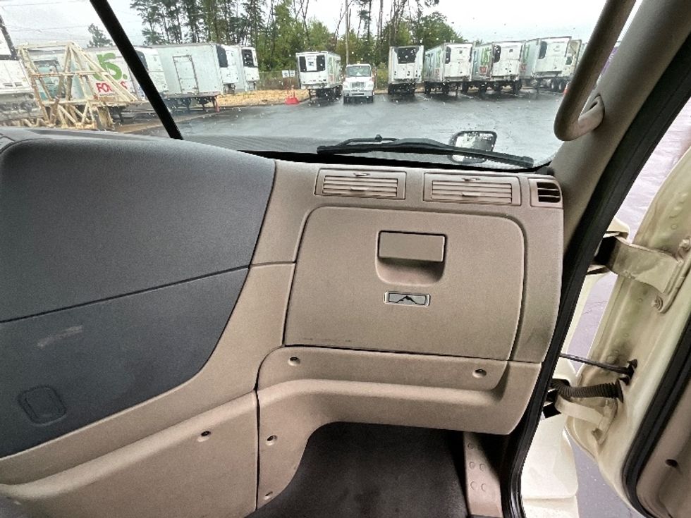 Day Cab Tractor-Heavy Duty Tractors-Freightliner-2018-Cascadia 11364ST-Sterling-VA-490,649\n\t\tmiles-$ 35,250 - Image 13