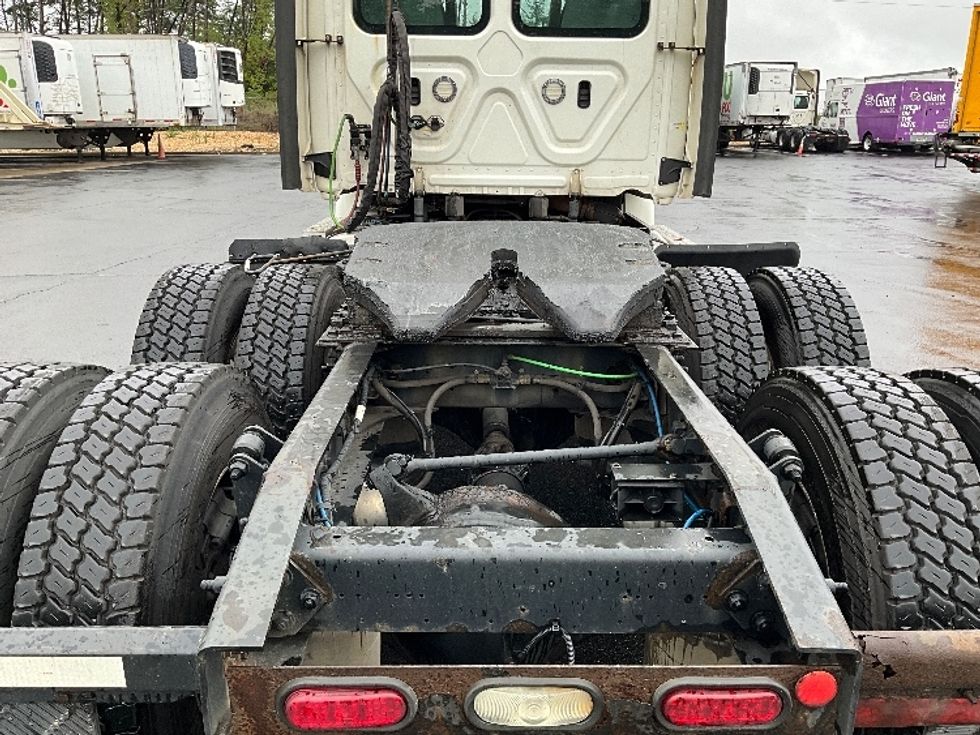 Day Cab Tractor-Heavy Duty Tractors-Freightliner-2018-Cascadia 11364ST-Sterling-VA-490,649\n\t\tmiles-$ 35,250 - Image 6