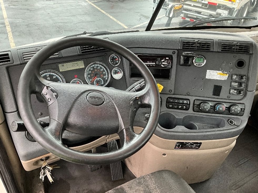 Day Cab Tractor-Heavy Duty Tractors-Freightliner-2018-Cascadia 11364ST-Sterling-VA-497,991\n\t\tmiles-$ 34,500 - Image 11
