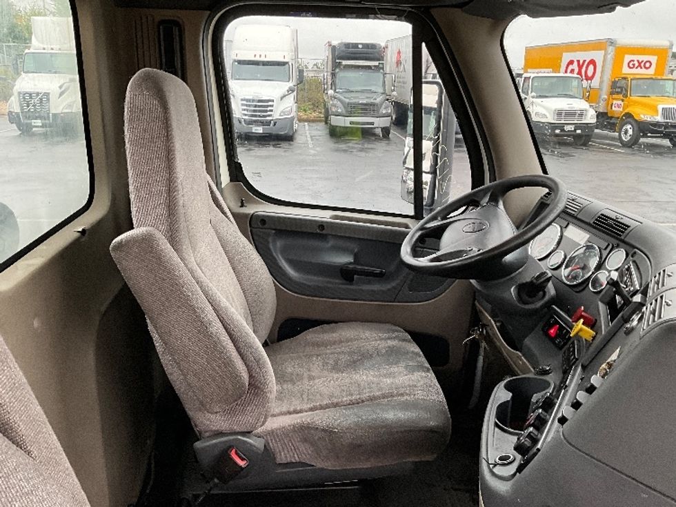 Day Cab Tractor-Heavy Duty Tractors-Freightliner-2018-Cascadia 11364ST-Sterling-VA-497,991\n\t\tmiles-$ 34,500 - Image 14