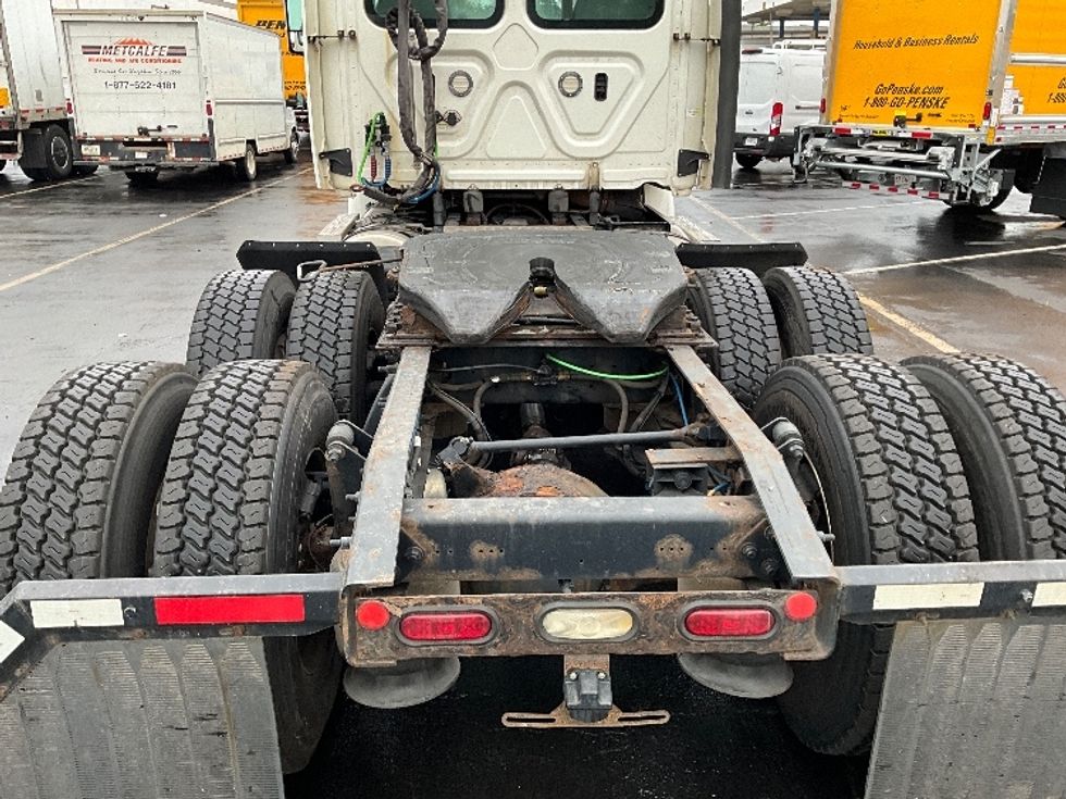 Day Cab Tractor-Heavy Duty Tractors-Freightliner-2018-Cascadia 11364ST-Sterling-VA-497,991\n\t\tmiles-$ 34,500 - Image 6