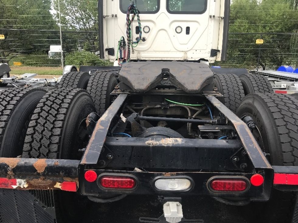 Day Cab Tractor-Heavy Duty Tractors-Freightliner-2018-Cascadia 11364ST-Sterling-VA-574,193\n\t\tmiles-$ 28,500 - Image 6