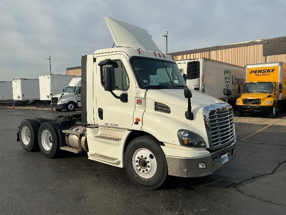 Day Cab Tractor-Heavy Duty Tractors-Freightliner-2018-Cascadia 11364ST-Sturtevant-WI-423,588
		miles-$ 38,500