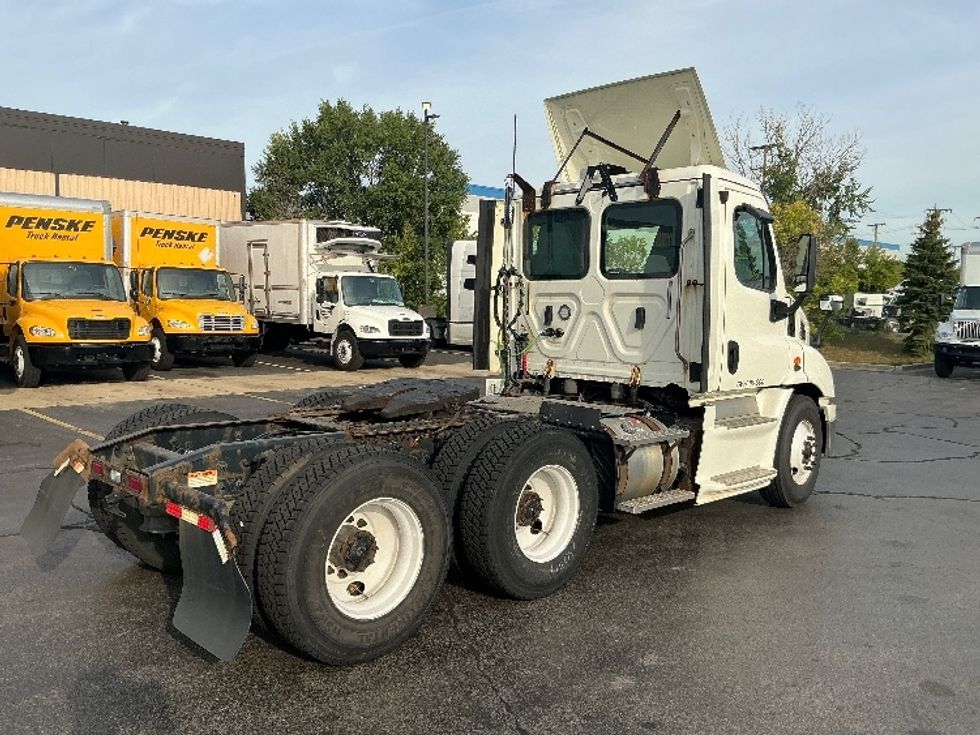 Day Cab Tractor-Heavy Duty Tractors-Freightliner-2018-Cascadia 11364ST-Sturtevant-WI-423,588\n\t\tmiles-$ 38,500 - Image 7