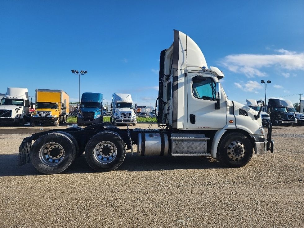 Day Cab Tractor-Heavy Duty Tractors-Freightliner-2018-Cascadia 11364ST-Sturtevant-WI-540,312\n\t\tmiles-$ 30,000 - Image 8