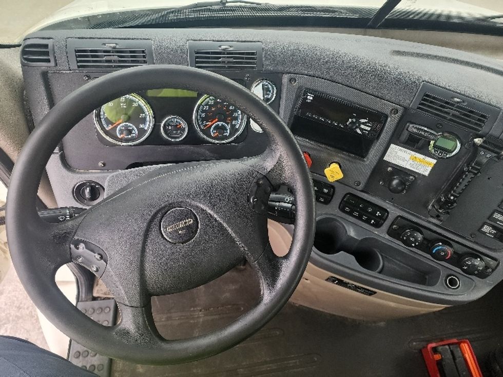 Day Cab Tractor-Heavy Duty Tractors-Freightliner-2018-Cascadia 11364ST-Sturtevant-WI-544,648\n\t\tmiles-$ 29,750 - Image 11