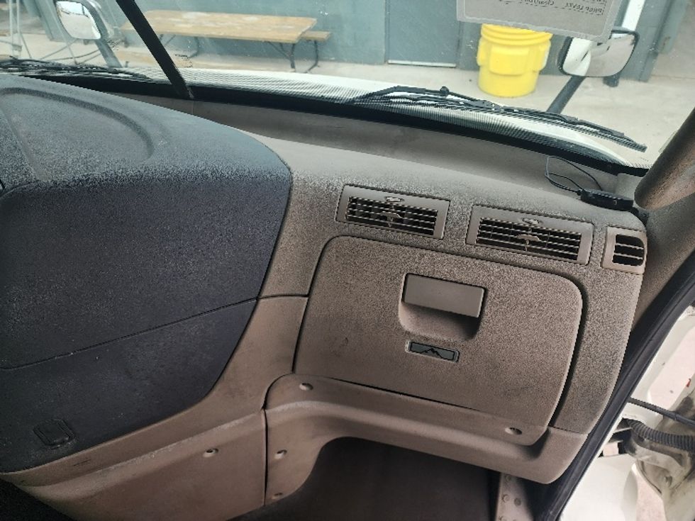 Day Cab Tractor-Heavy Duty Tractors-Freightliner-2018-Cascadia 11364ST-Sturtevant-WI-544,648\n\t\tmiles-$ 29,750 - Image 13