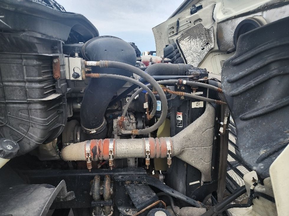 Day Cab Tractor-Heavy Duty Tractors-Freightliner-2018-Cascadia 11364ST-Sturtevant-WI-544,648\n\t\tmiles-$ 29,750 - Image 15