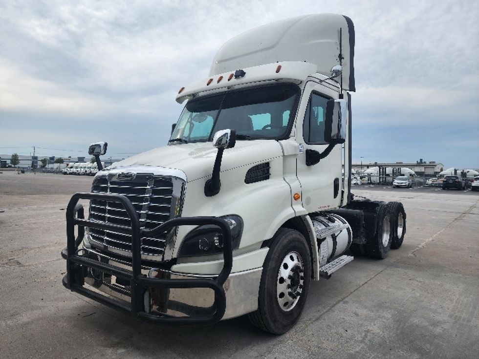 Day Cab Tractor-Heavy Duty Tractors-Freightliner-2018-Cascadia 11364ST-Sturtevant-WI-544,648\n\t\tmiles-$ 29,750 - Image 3