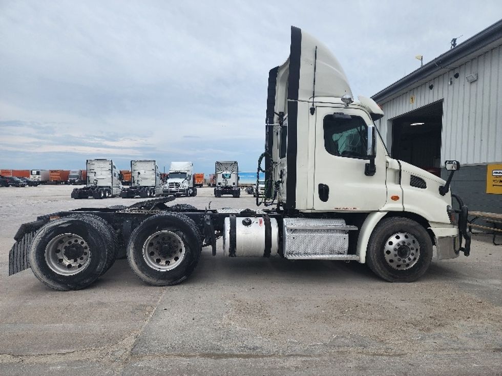 Day Cab Tractor-Heavy Duty Tractors-Freightliner-2018-Cascadia 11364ST-Sturtevant-WI-544,648\n\t\tmiles-$ 29,750 - Image 8