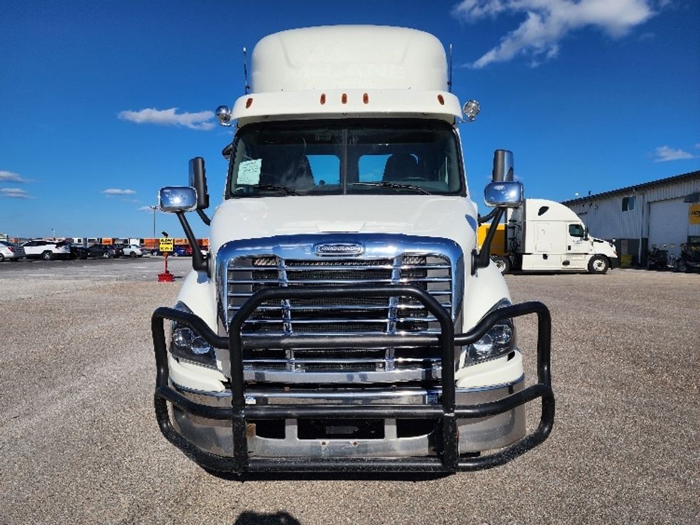 Day Cab Tractor-Heavy Duty Tractors-Freightliner-2018-Cascadia 11364ST-Sturtevant-WI-552,293\n\t\tmiles-$ 29,000 - Image 2