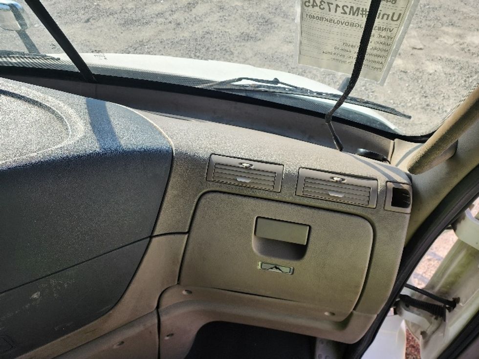 Day Cab Tractor-Heavy Duty Tractors-Freightliner-2018-Cascadia 11364ST-Sturtevant-WI-563,802\n\t\tmiles-$ 31,000 - Image 13