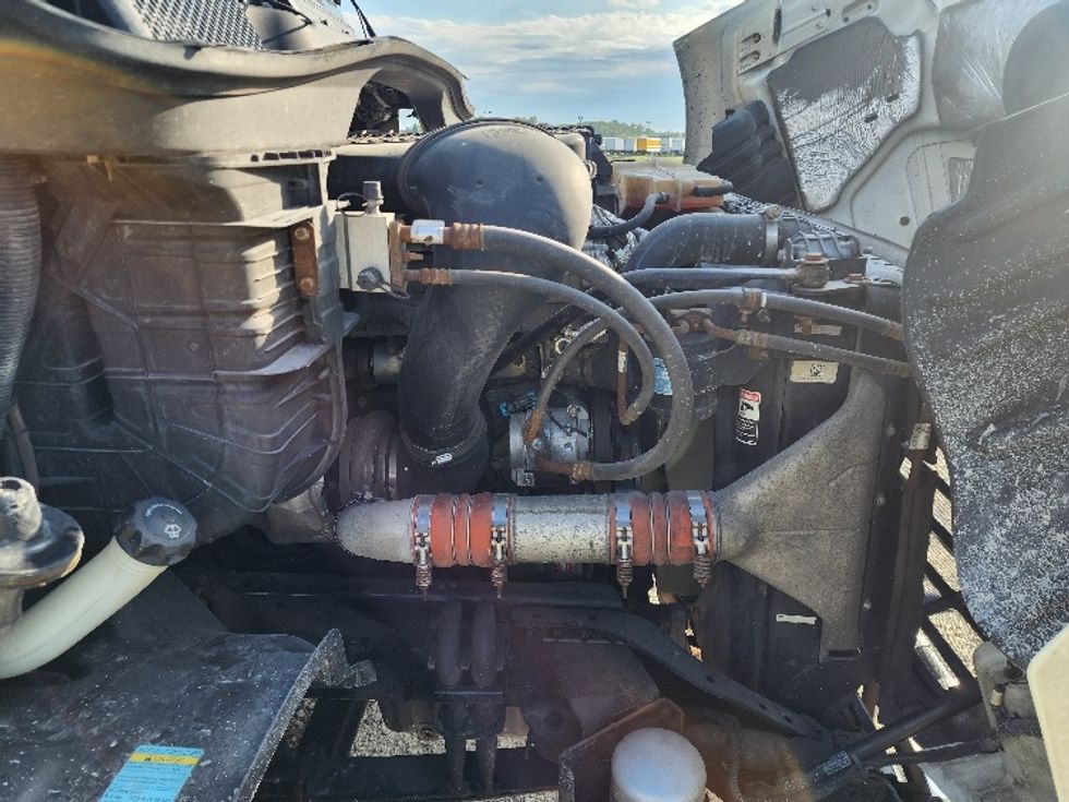 Day Cab Tractor-Heavy Duty Tractors-Freightliner-2018-Cascadia 11364ST-Sturtevant-WI-563,802\n\t\tmiles-$ 31,000 - Image 14