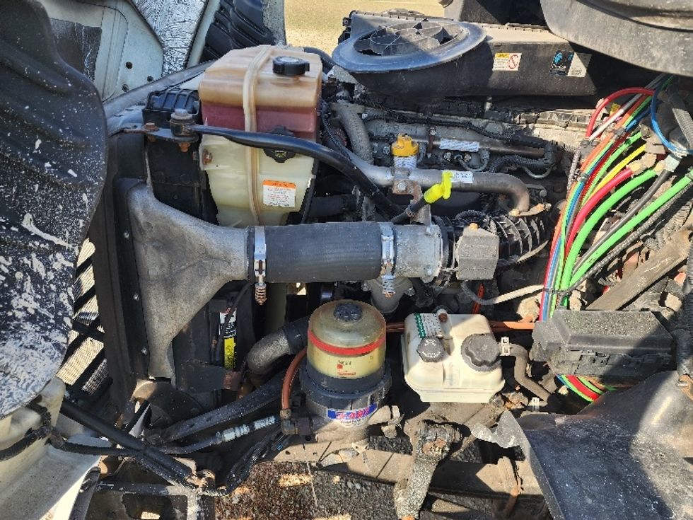 Day Cab Tractor-Heavy Duty Tractors-Freightliner-2018-Cascadia 11364ST-Sturtevant-WI-563,802\n\t\tmiles-$ 31,000 - Image 15