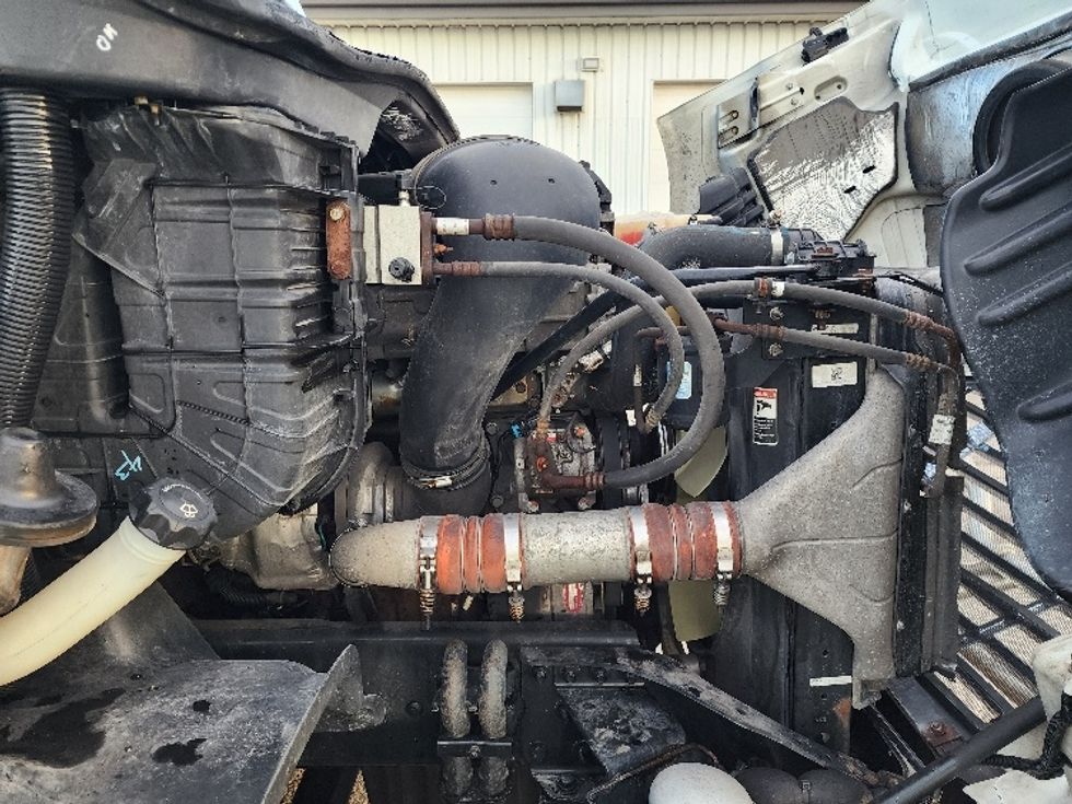 Day Cab Tractor-Heavy Duty Tractors-Freightliner-2018-Cascadia 11364ST-Sturtevant-WI-568,823\n\t\tmiles-$ 27,750 - Image 15