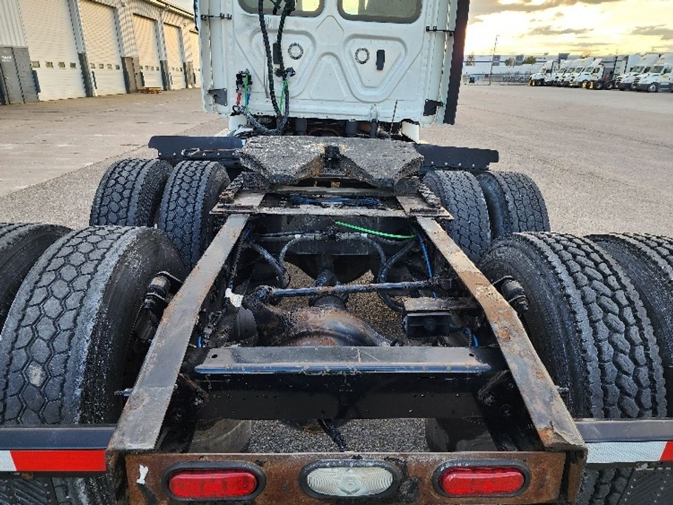 Day Cab Tractor-Heavy Duty Tractors-Freightliner-2018-Cascadia 11364ST-Sturtevant-WI-568,823\n\t\tmiles-$ 27,750 - Image 6