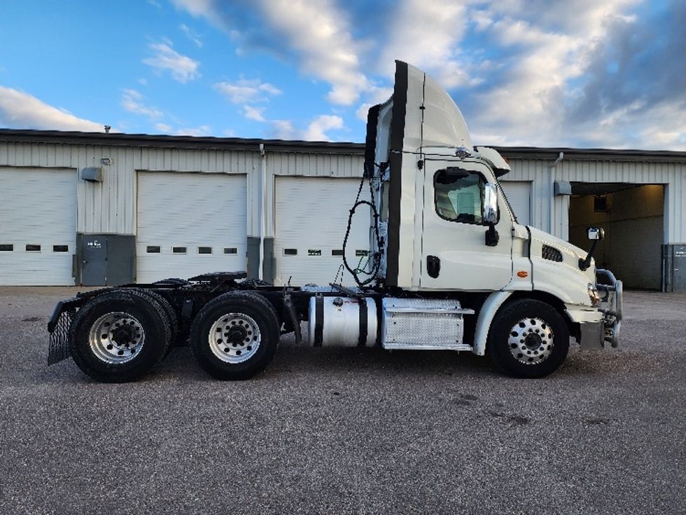 Day Cab Tractor-Heavy Duty Tractors-Freightliner-2018-Cascadia 11364ST-Sturtevant-WI-568,823\n\t\tmiles-$ 27,750 - Image 8
