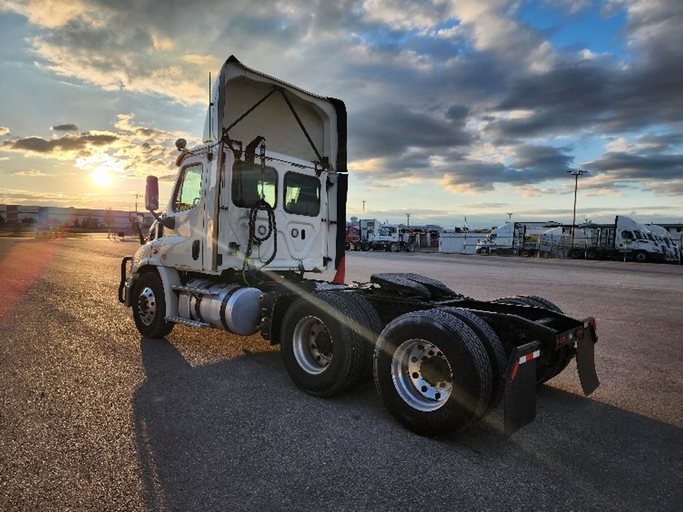 Day Cab Tractor-Heavy Duty Tractors-Freightliner-2018-Cascadia 11364ST-Sturtevant-WI-574,875\n\t\tmiles-$ 27,250 - Image 5