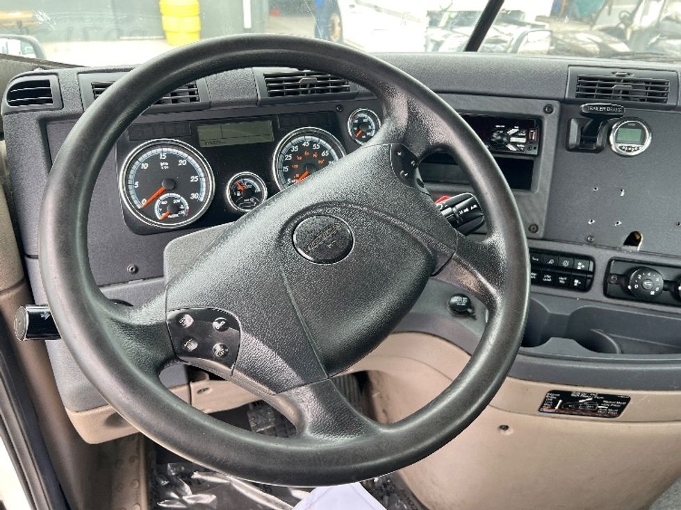 Day Cab Tractor-Heavy Duty Tractors-Freightliner-2018-Cascadia 11364ST-Sturtevant-WI-578,034\n\t\tmiles-$ 30,000 - Image 11