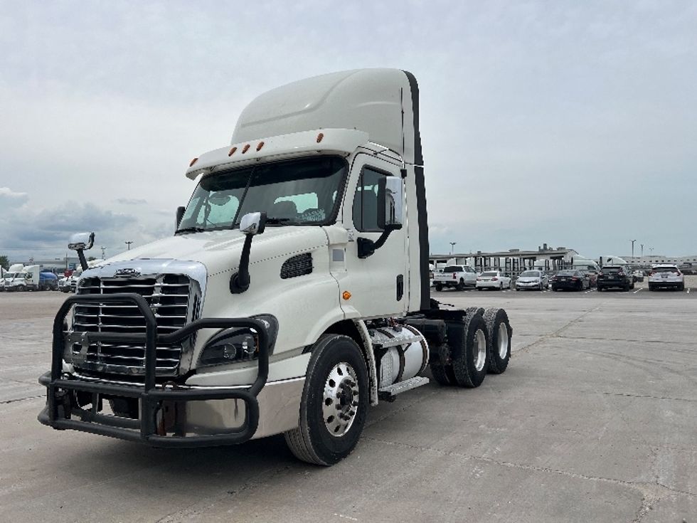 Day Cab Tractor-Heavy Duty Tractors-Freightliner-2018-Cascadia 11364ST-Sturtevant-WI-578,034\n\t\tmiles-$ 30,000 - Image 3