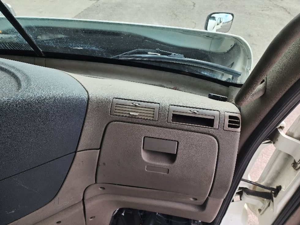 Day Cab Tractor-Heavy Duty Tractors-Freightliner-2018-Cascadia 11364ST-Sturtevant-WI-584,367\n\t\tmiles-$ 26,250 - Image 13