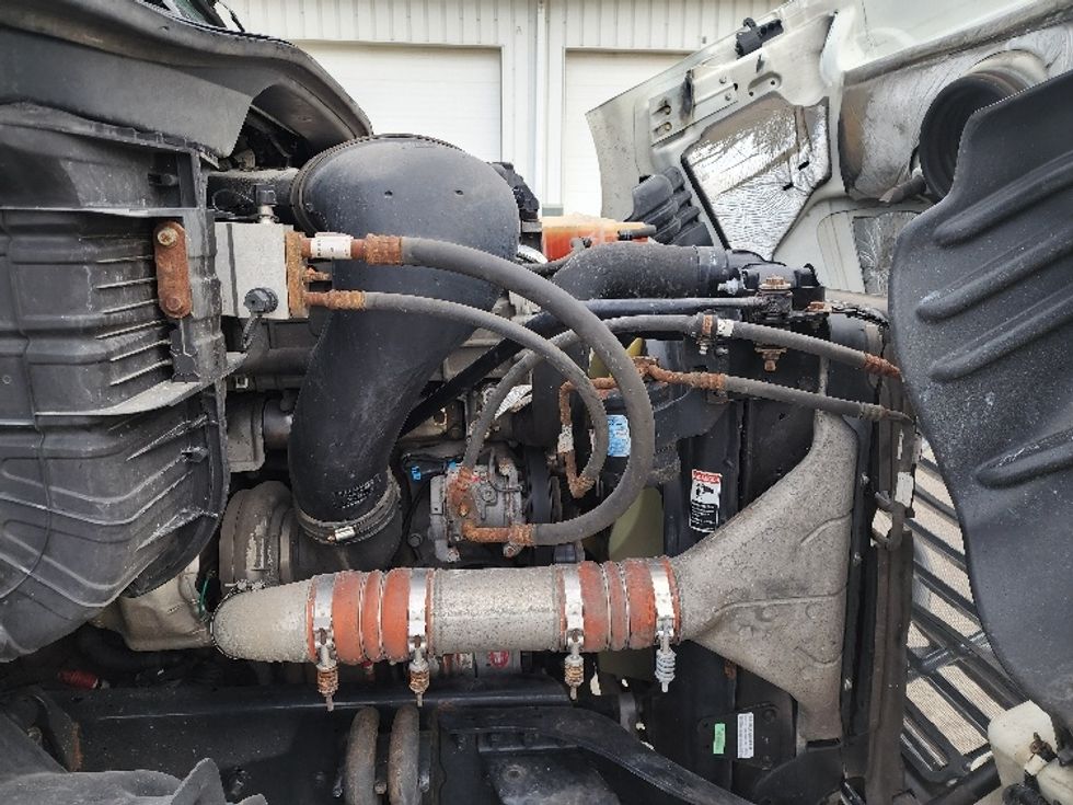 Day Cab Tractor-Heavy Duty Tractors-Freightliner-2018-Cascadia 11364ST-Sturtevant-WI-584,367\n\t\tmiles-$ 26,250 - Image 14