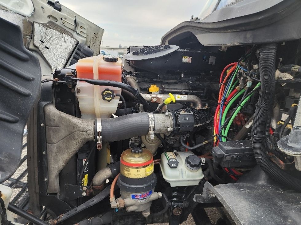 Day Cab Tractor-Heavy Duty Tractors-Freightliner-2018-Cascadia 11364ST-Sturtevant-WI-584,367\n\t\tmiles-$ 26,250 - Image 15