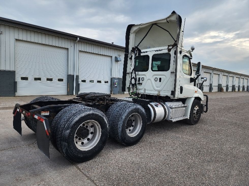 Day Cab Tractor-Heavy Duty Tractors-Freightliner-2018-Cascadia 11364ST-Sturtevant-WI-584,367\n\t\tmiles-$ 26,250 - Image 7