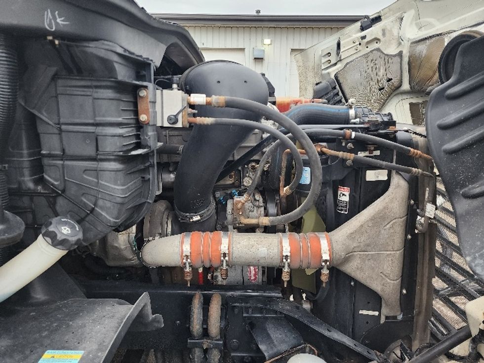 Day Cab Tractor-Heavy Duty Tractors-Freightliner-2018-Cascadia 11364ST-Sturtevant-WI-585,472\n\t\tmiles-$ 26,250 - Image 15